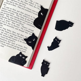 Image of cute magnetic bookmarks of cats.